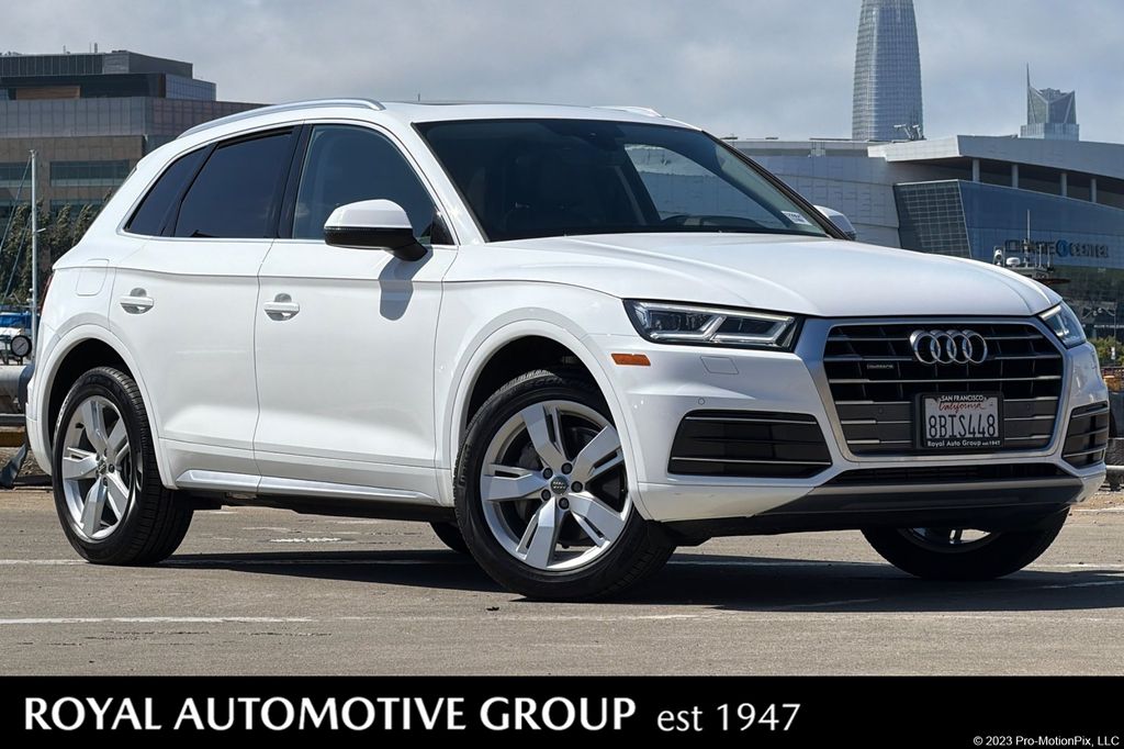 2018 Audi Q5 2.0T quattro S tronic Premium Plus's photo