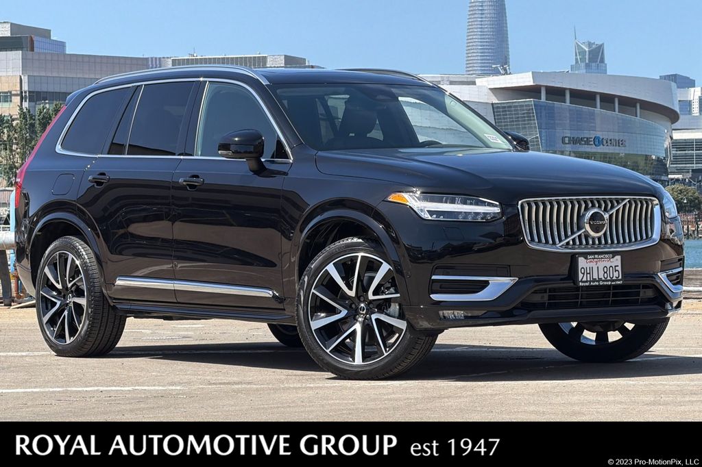 2023 Volvo XC90 Plus