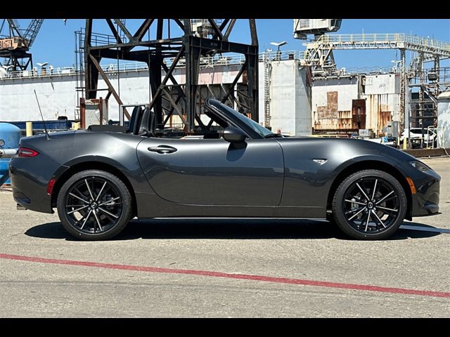 2025 Mazda MX-5 Miata Miata Grand Touring photo 3