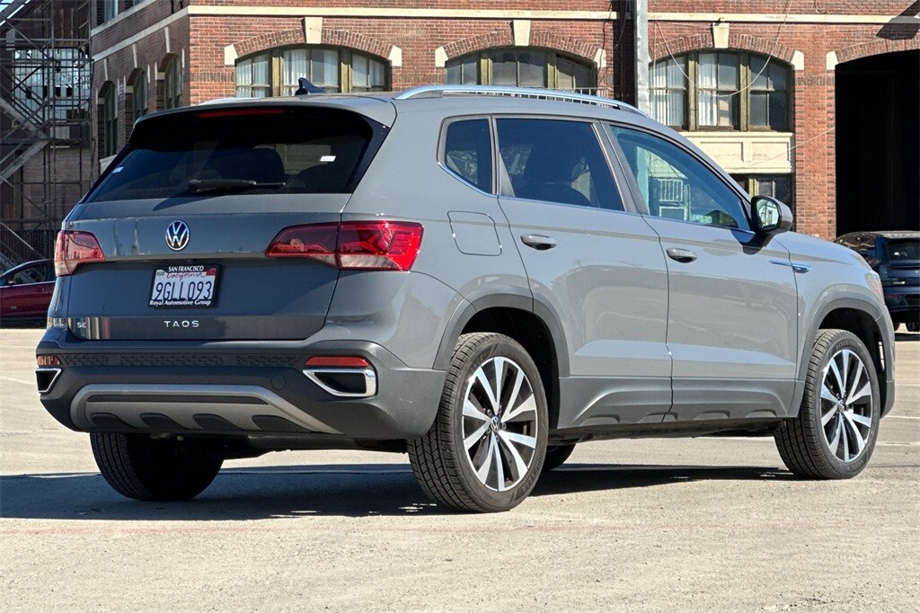 2023 Volkswagen Taos SE photo 4
