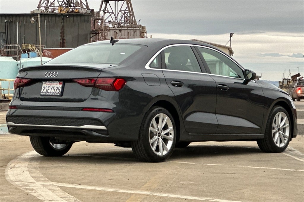 2025 Audi A3 40 Premium photo 4
