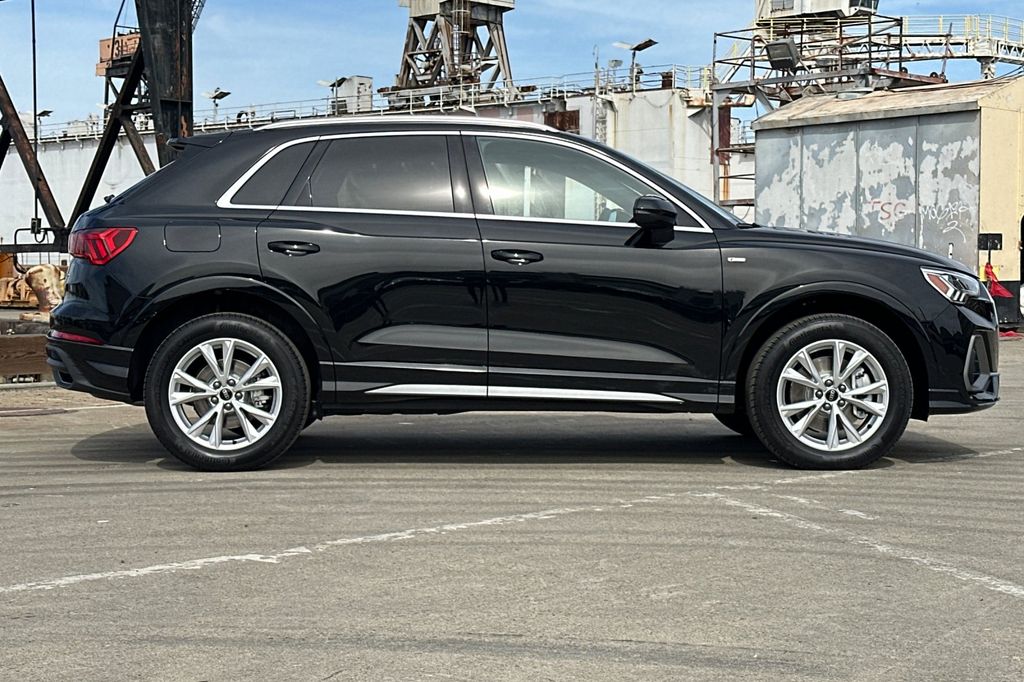 2025 Audi Q3 45 S line Premium photo 2