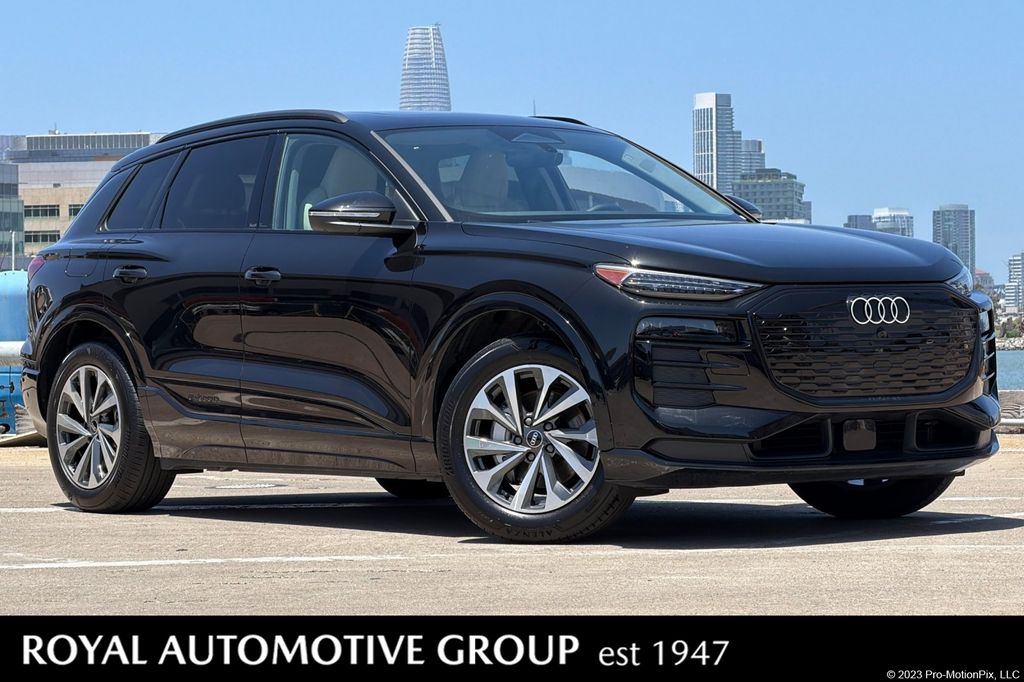 2025 Audi Q6 e-tron Prestige quattro's photo