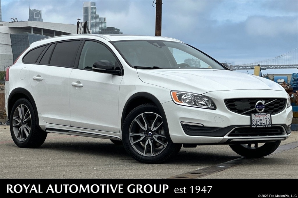 2018 Volvo V60 Cross Country T5