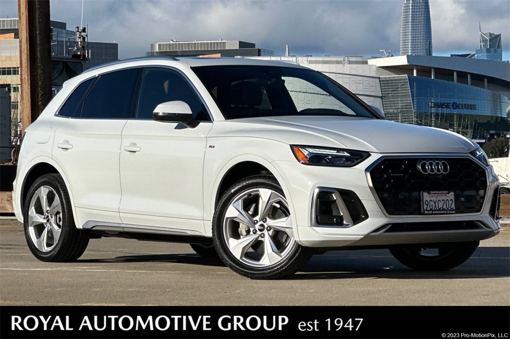 2023 Audi Q5 S Line Premium Plus's photo