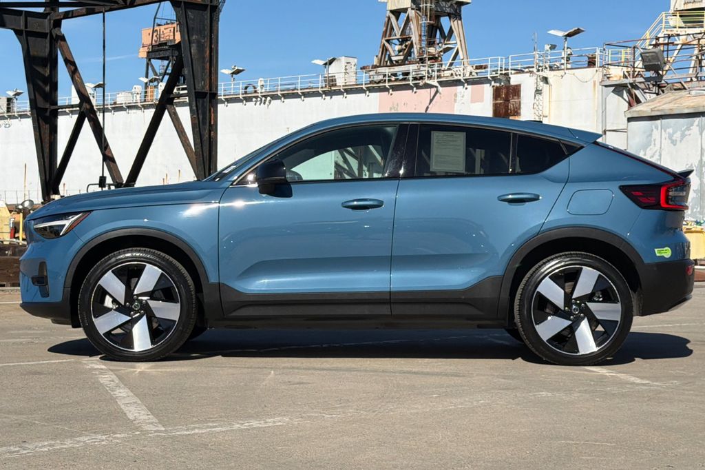 2023 Volvo C40 Recharge Pure Electric Twin Plus photo 6