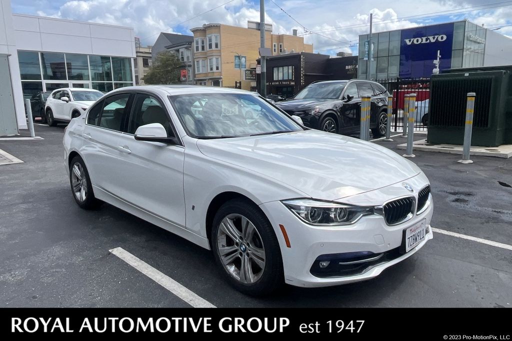 2017 BMW 3 Series 330e iPerformance Sedan's photo