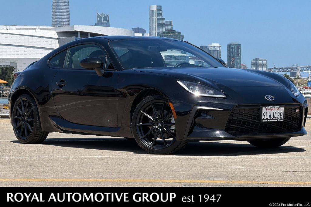 2024 Toyota GR86 GR86 PREMIUM MT's photo