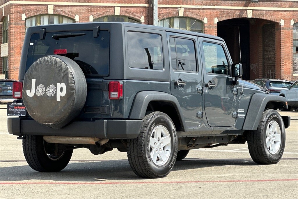 2017 Jeep Wrangler Unlimited Sport photo 4