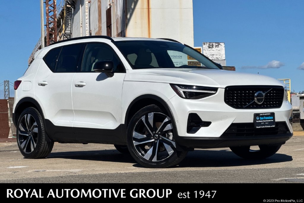 2024 Volvo XC40