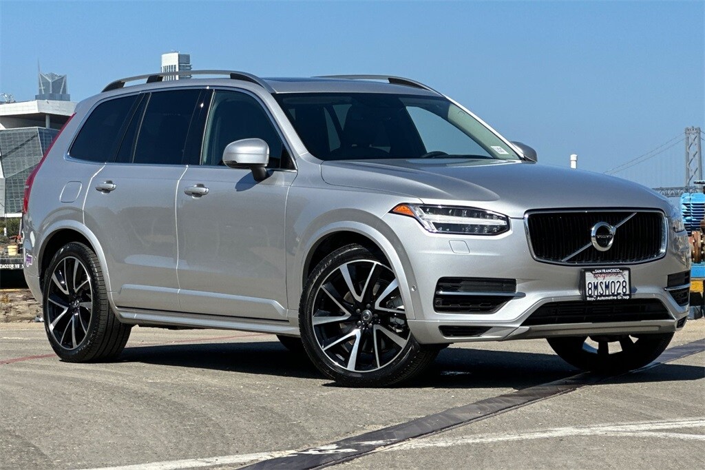 2019 Volvo XC90 T8 Momentum photo 2