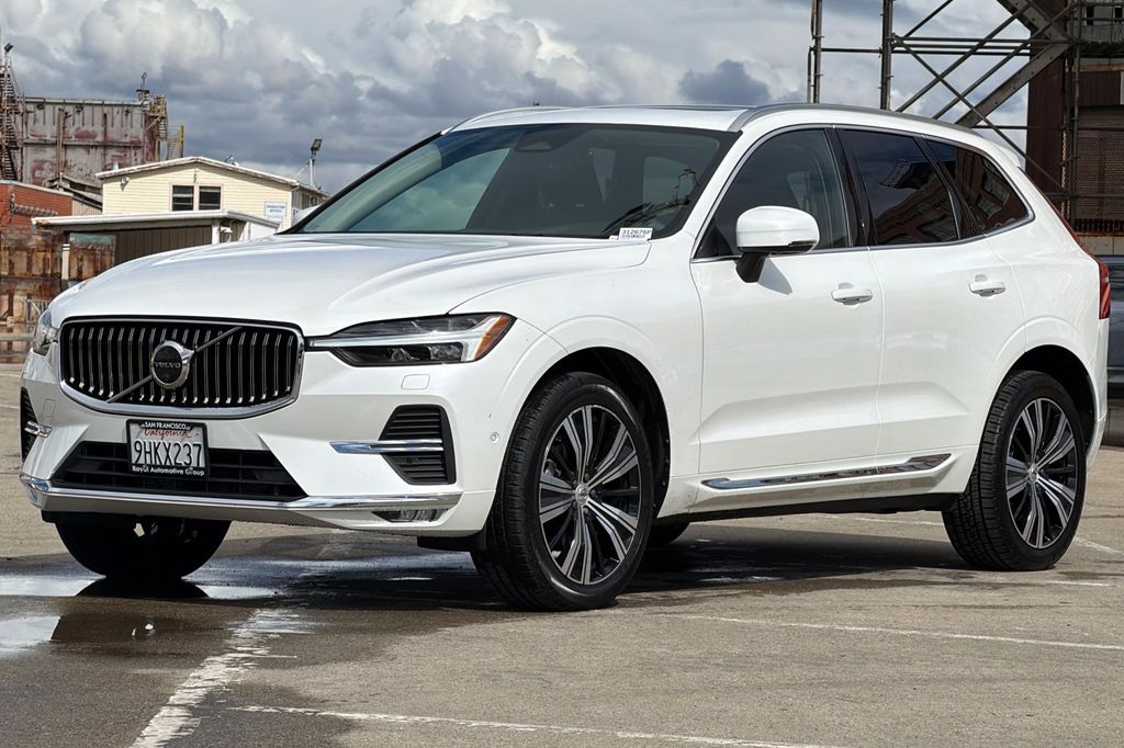 2023 Volvo XC60 B5 AWD Plus Bright photo 3