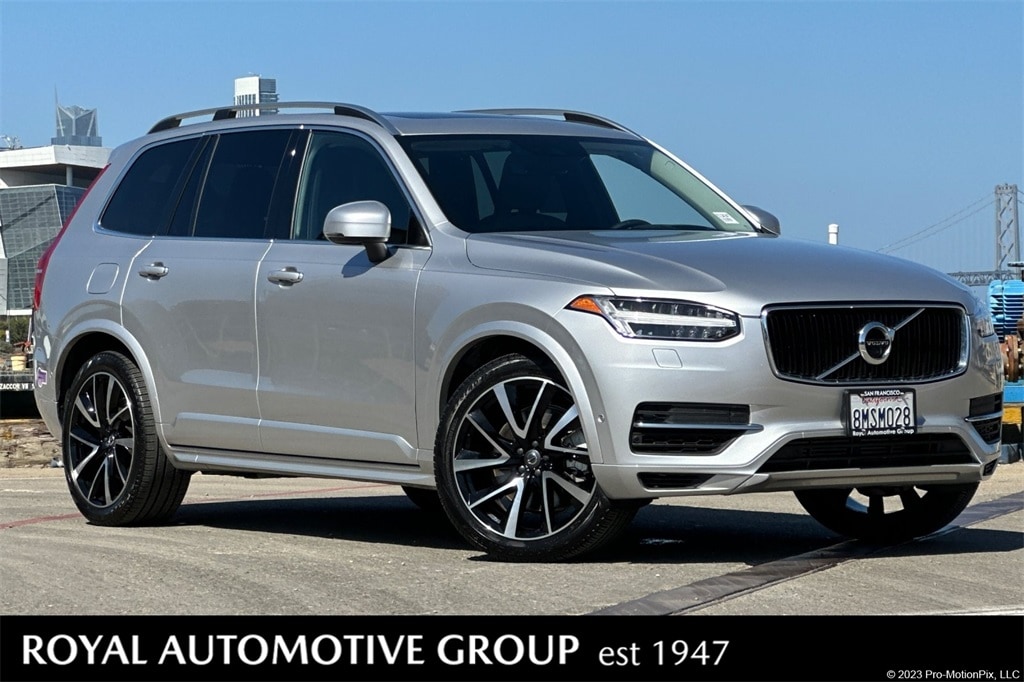 2019 Volvo XC90 Momentum's photo