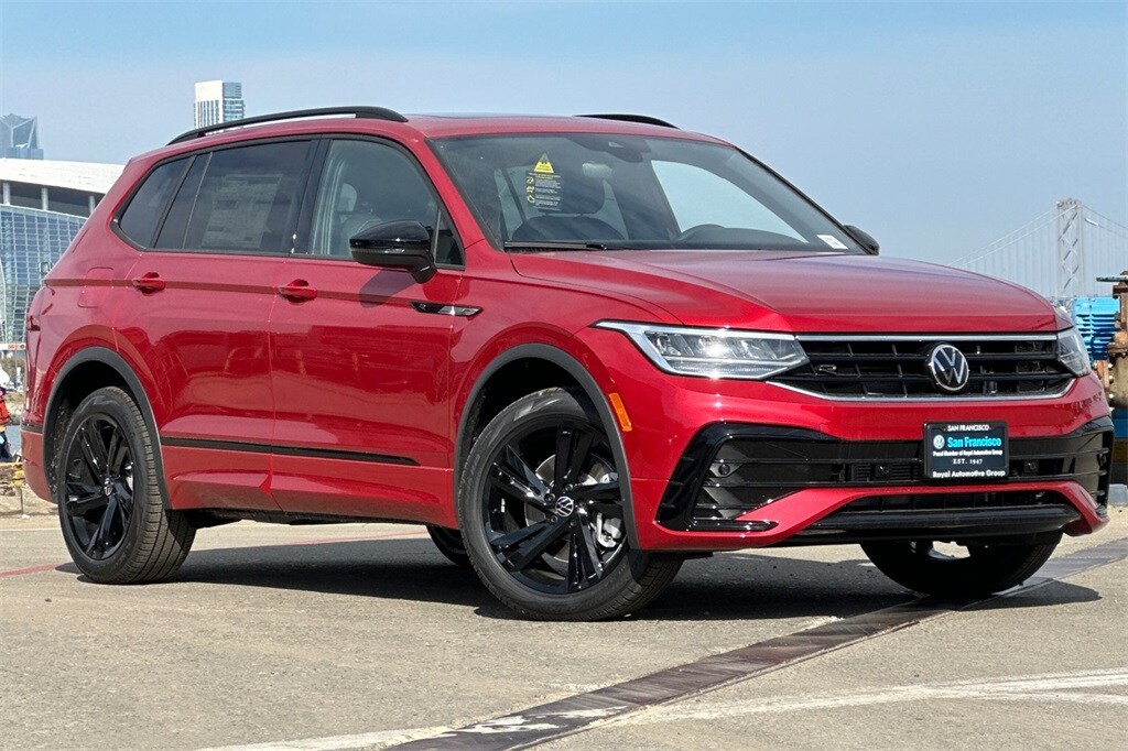 2024 Volkswagen Tiguan SE R-Line Black photo 2