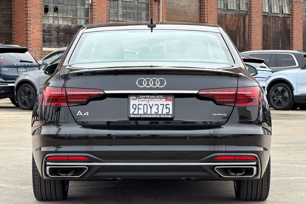 2023 Audi A4 45 S line Premium photo 4