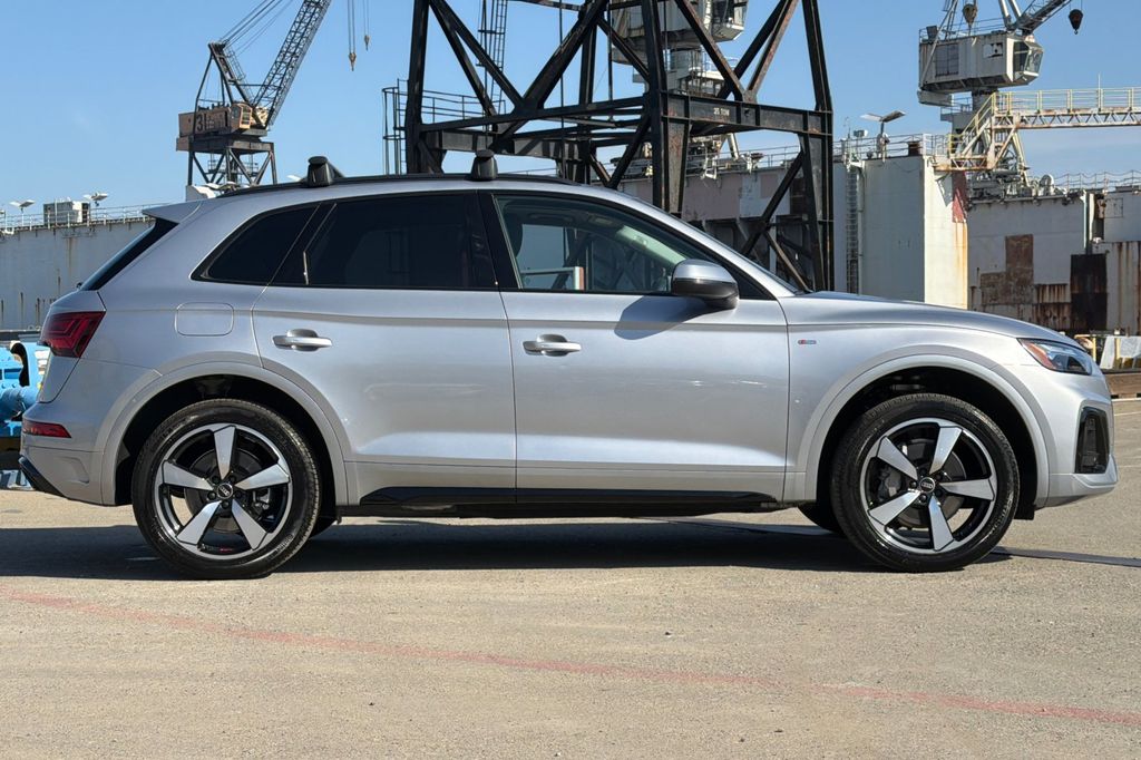 2023 Audi Q5 45 S line Premium photo 2