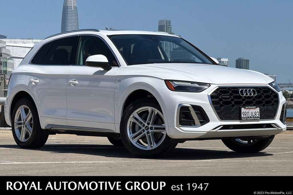 2024 Audi Q5 55 e Premium's photo