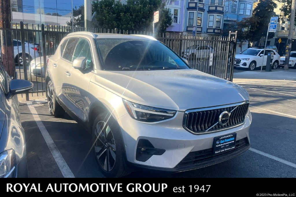 2023 Volvo XC40