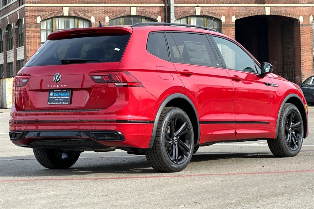 2024 Volkswagen Tiguan SE R-Line Black photo 4