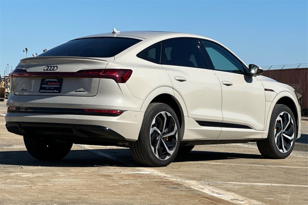 2022 Audi e-tron Sportback S line Premium Plus photo 3
