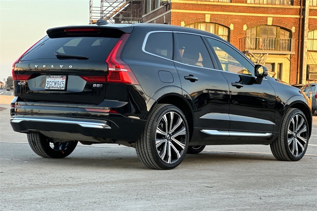 2023 Volvo XC60 B5 Ultimate photo 4