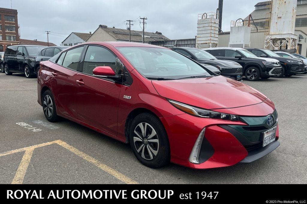 2017 Toyota Prius Prime Premium's photo