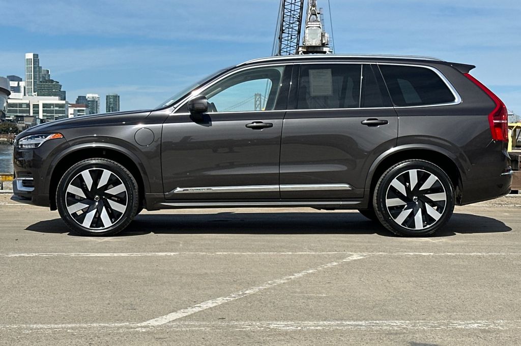2023 Volvo XC90 Recharge Plug-In Hybrid Ultimate 6-Seater photo 6