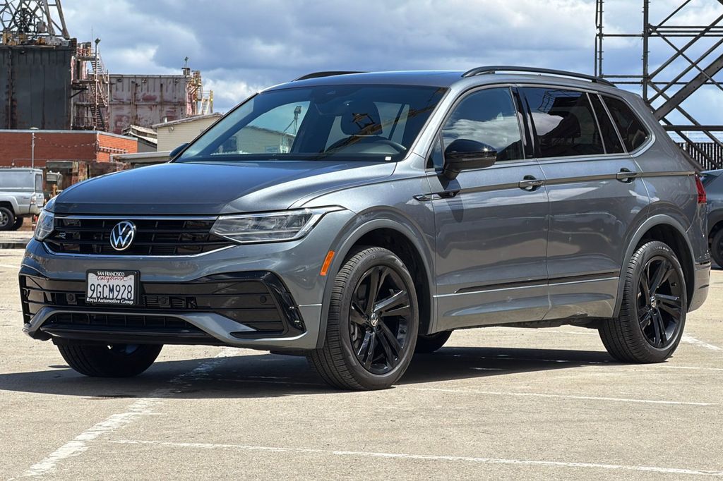 2023 Volkswagen Tiguan 2.0T SE R-Line Black photo 3