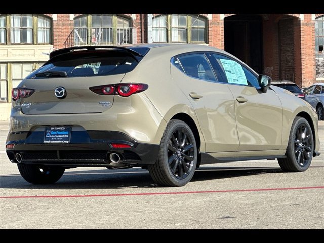 2025 Mazda Mazda3 Hatchback 2.5 Turbo Carbon photo 4