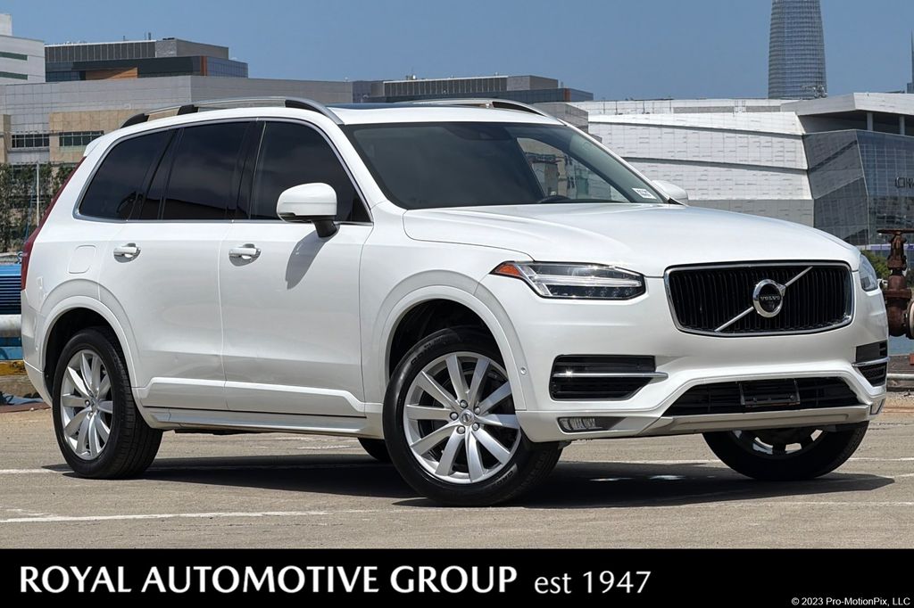 2018 Volvo XC90 Momentum