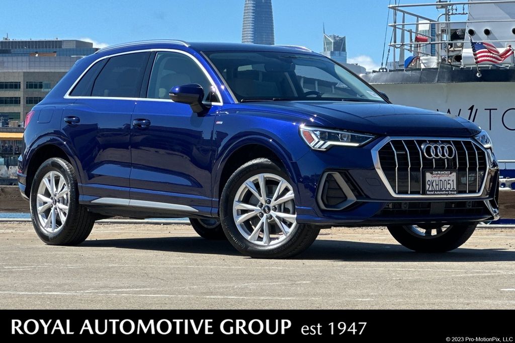 2024 Audi Q3 45 S line Premium