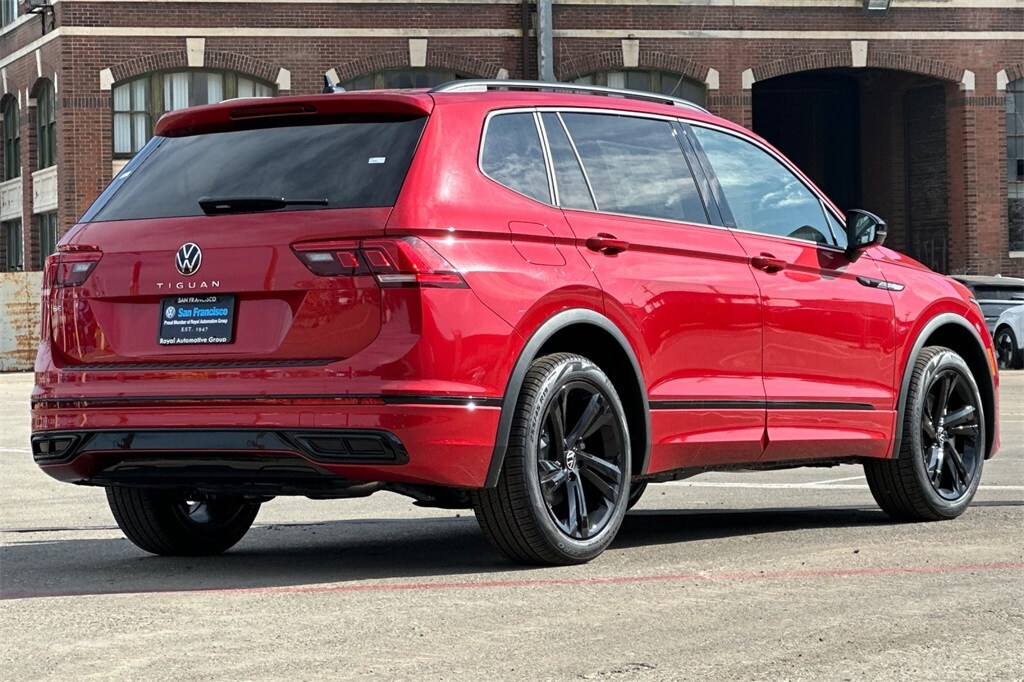 2024 Volkswagen Tiguan SE R-Line Black photo 4