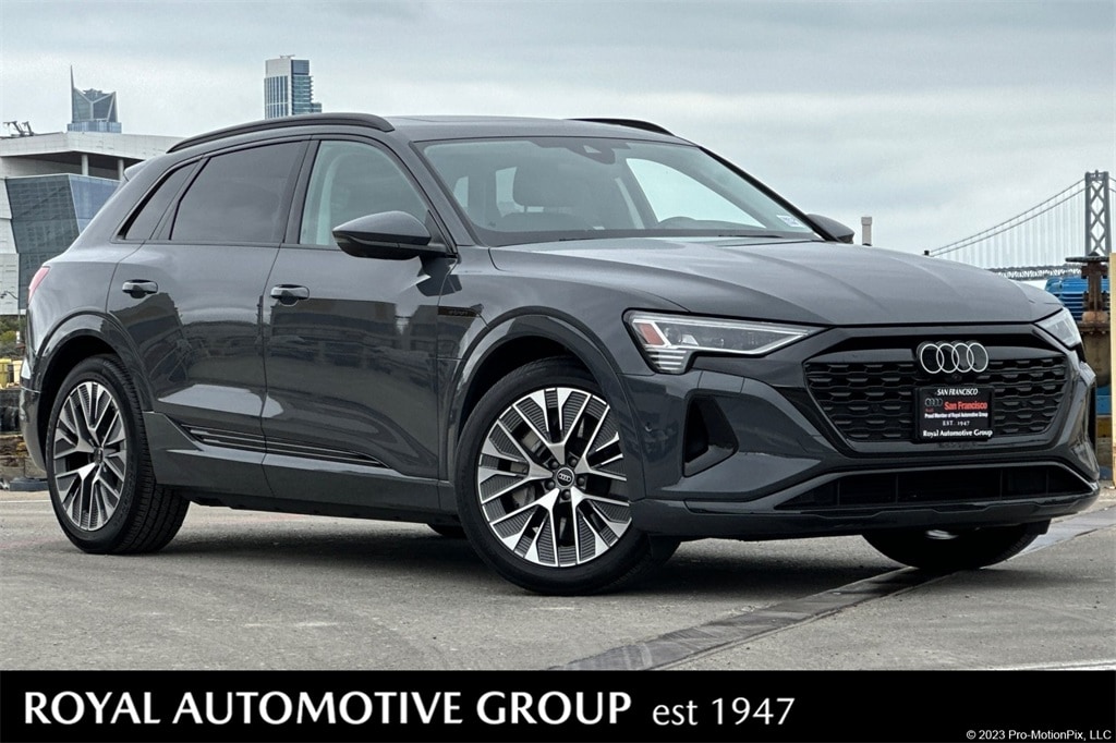 2024 Audi Q8 e-tron Prestige's photo