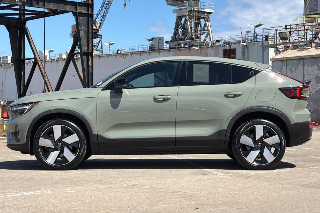 2023 Volvo C40 Recharge Pure Electric Twin Ultimate photo 6