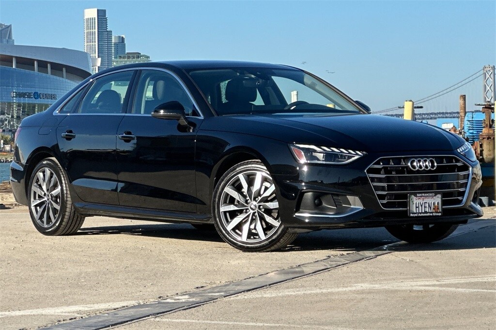 2022 Audi A4 40 Premium Plus photo 2