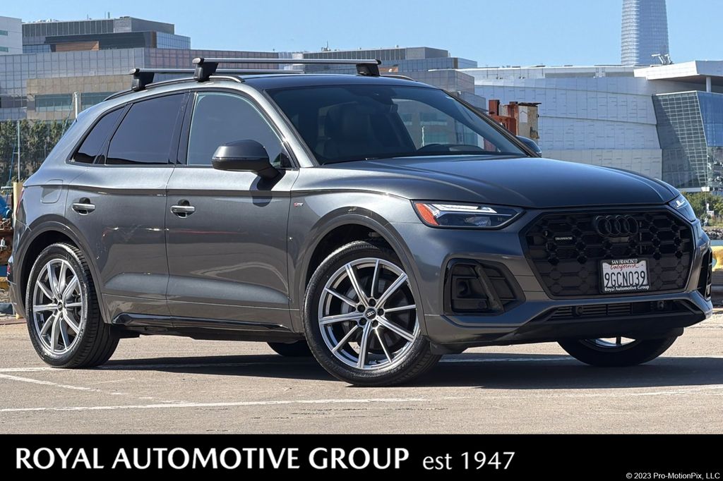 2023 Audi Q5 55 e Premium Plus's photo