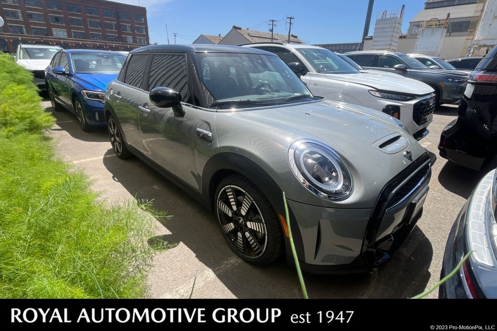 2023 MINI Hardtop Cooper S's photo