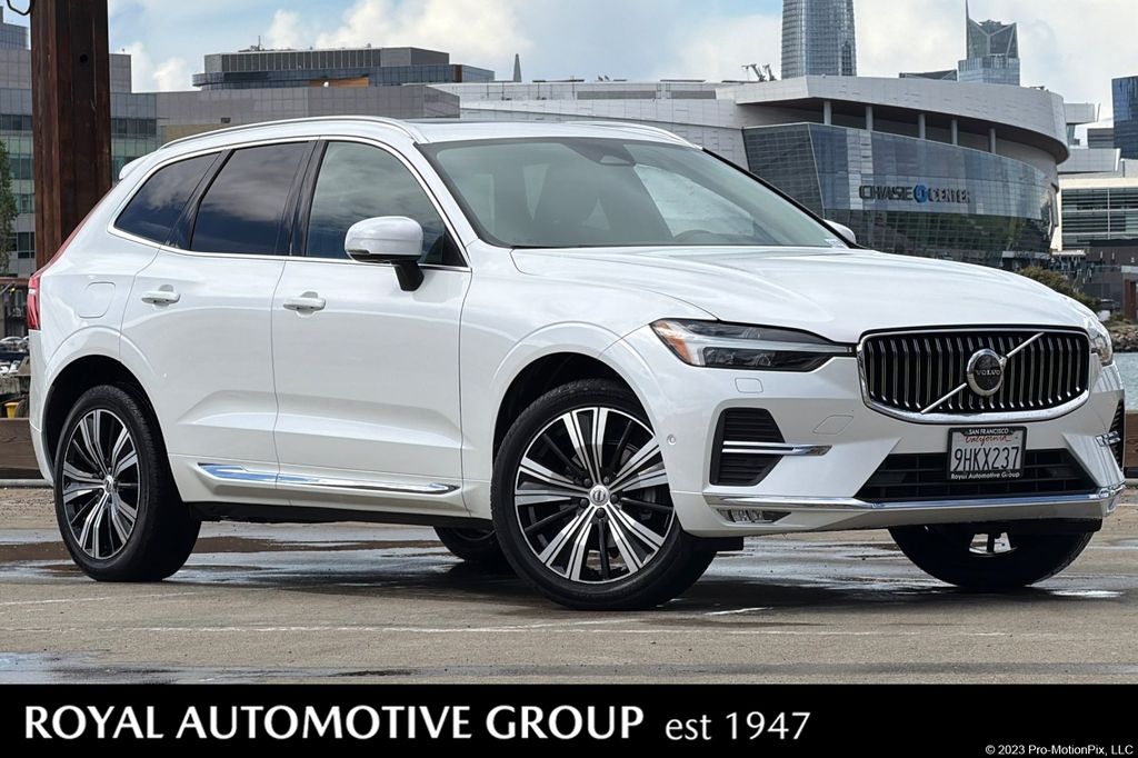 2023 Volvo XC60 B5 AWD Plus Bright photo 1