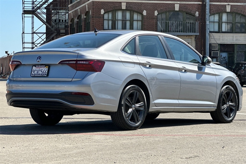 Certified 2022 Volkswagen Jetta 1.5T SE Sedan