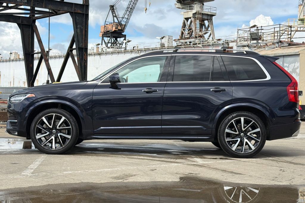 2019 Volvo XC90 T6 Momentum photo 6
