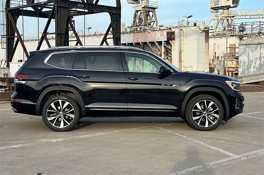 2024 Volkswagen Atlas SEL Premium R-Line photo 3