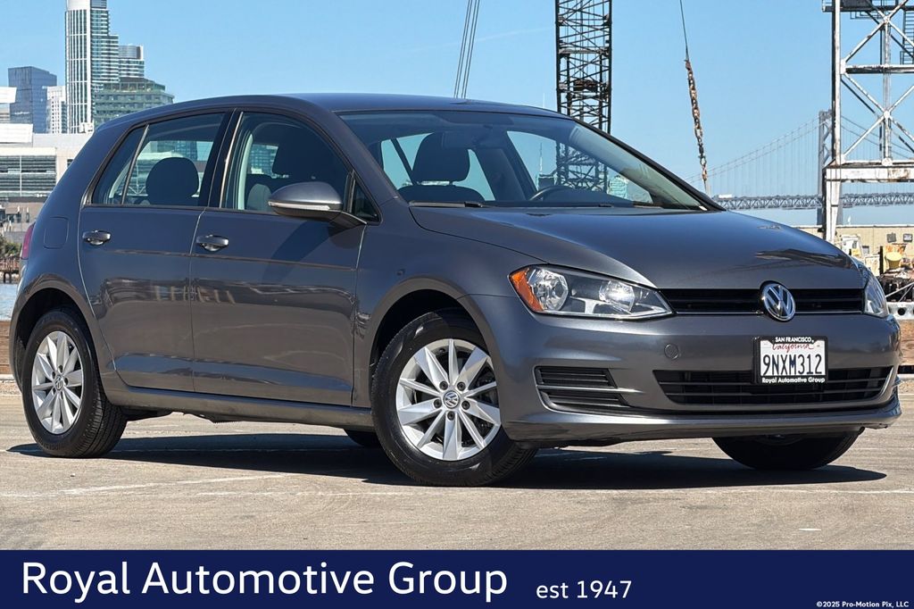 2016 Volkswagen Golf TSI S