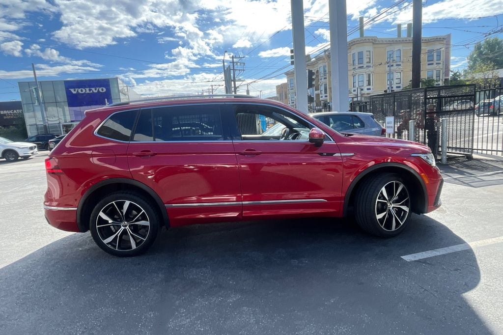 2024 Volkswagen Tiguan 2.0T SEL R-Line photo 3