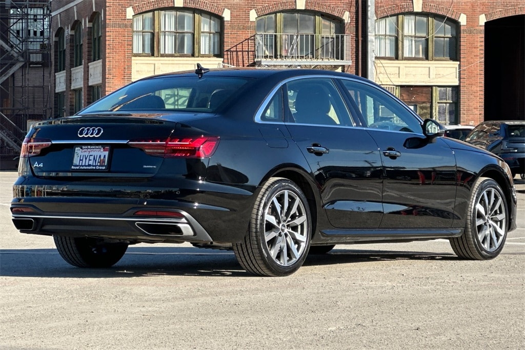 2022 Audi A4 40 Premium Plus photo 4