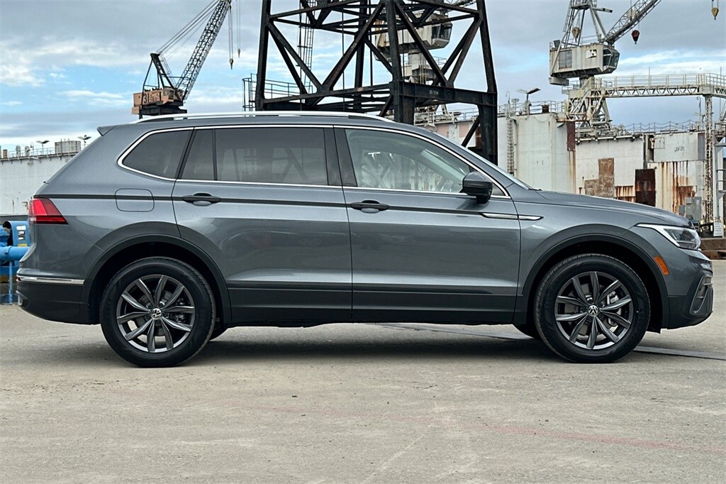 2022 Volkswagen Tiguan SE photo 3