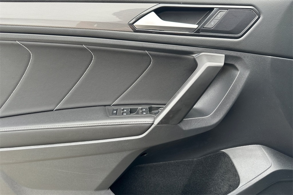 2022 Volkswagen Tiguan SE photo 4