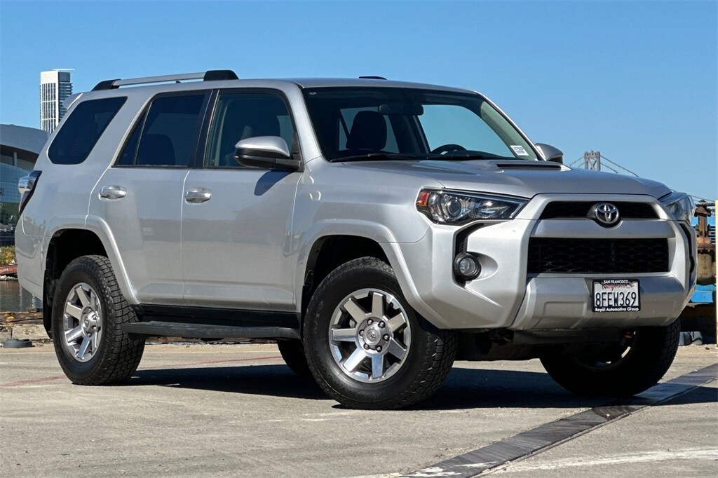 2014 Toyota 4Runner Trail photo 2