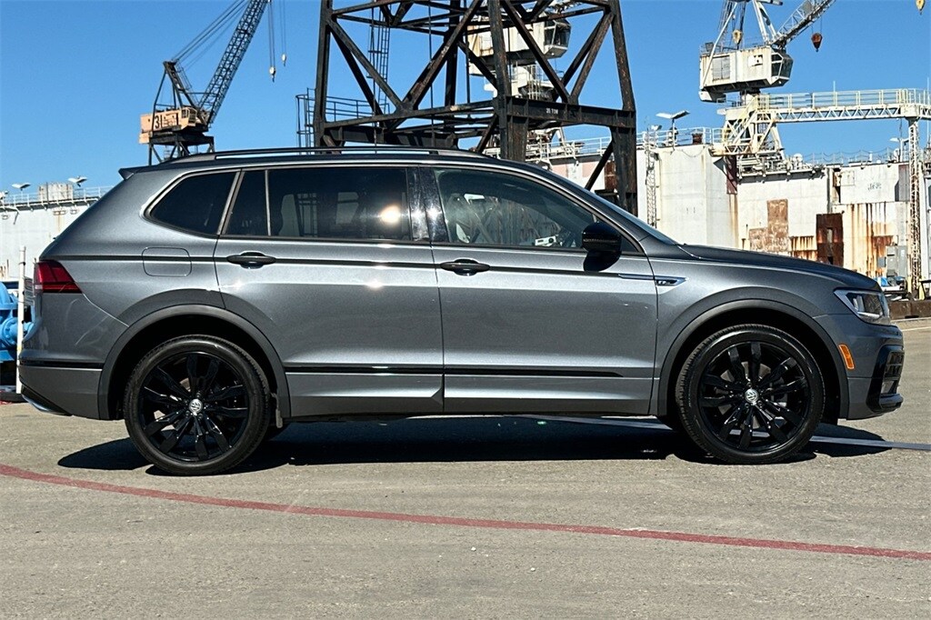 2020 Volkswagen Tiguan SE R-Line Black photo 3