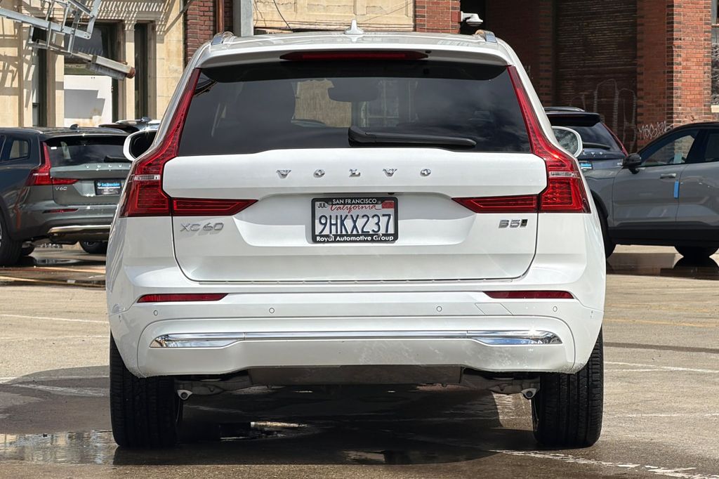 2023 Volvo XC60 B5 AWD Plus Bright photo 4