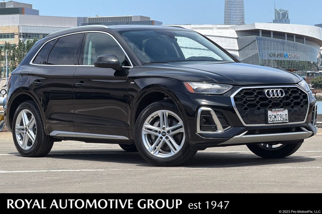 2023 Audi Q5 55 e Premium Plus's photo